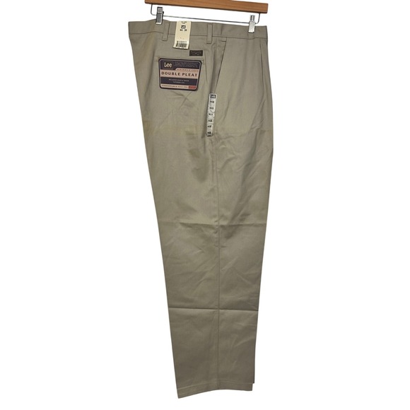 Lee Other - Lee Pants Mens 44x30 Khaki Tan Double Pleat Relaxed Fit Tapered Leg Wrinkle Free
